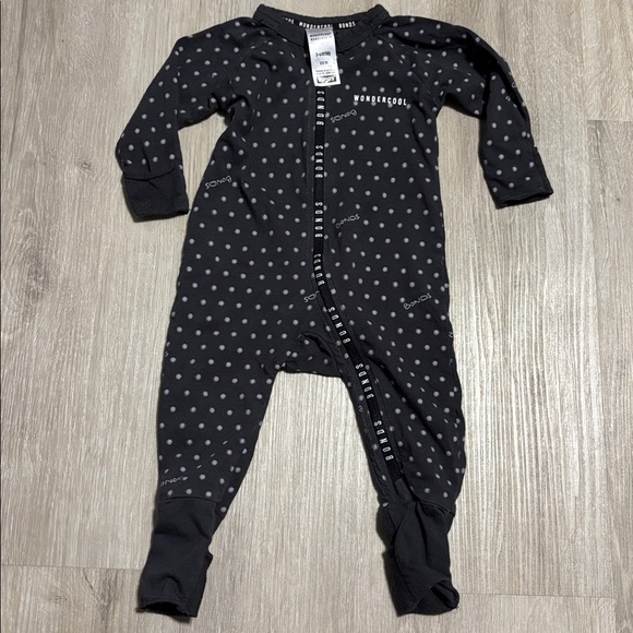 Wondercool Black Polka Dot Baby Onesie - Picture 1 of 1